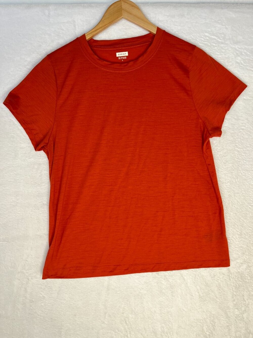 RARE - AWAY Travel The Go To Tee Shirt 100% Merino Wool Short Sleeve Clay sz L